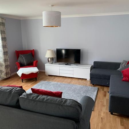 Flat One, 212 Eaglesham Road, East Kilbride, 글라스고 외부 사진